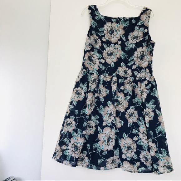 BEIGE BY ECI NAVY FLORAL SLEEVELESS DRESS - Picture 3 of 11